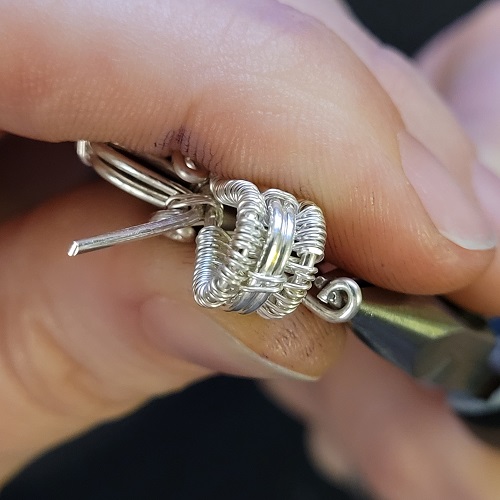 Jennifer Brooks's Snowy Road Pendant - Finishing Up, Classic Wire Jewelry, Wire Wrapping, Wrapping, Wire Wrapping Jewelry, Weaving, Wire Weaving, Weaving Wire, snowy road pendant